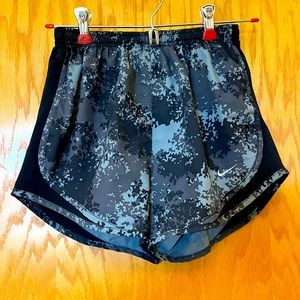 Nike Shorts - XS